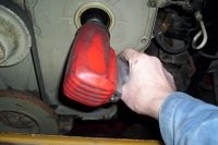 cummins-c-series-diesel-engine-injection-pump-removal2